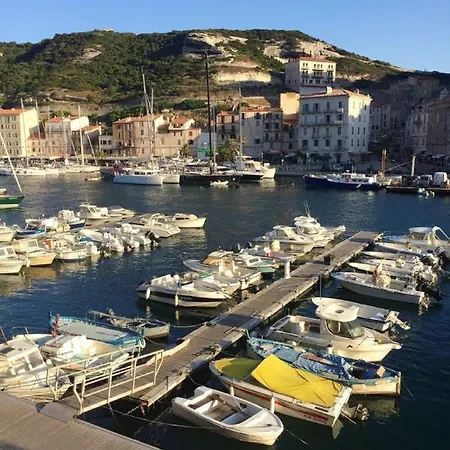 With 3 Bedrooms In Bonifacio With Wonderful Sea View Terrace And Wifi 3 Km From The Beach * Bonifacio (Corsica)